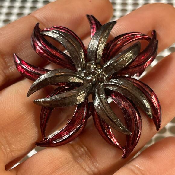 Vintage Silver & Red Floral Metal Stacked Brooch Pin Lapel B#18 - Picture 2 of 7